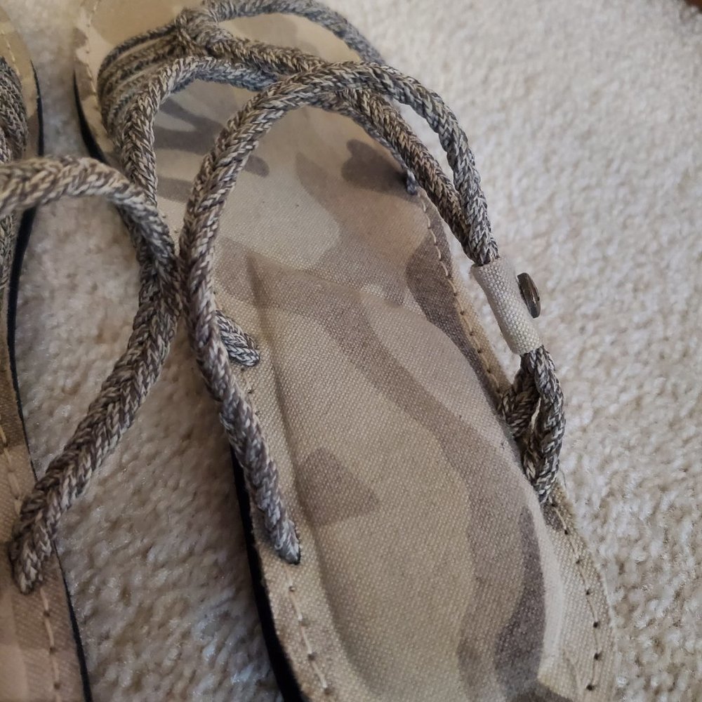 Sandals - Picture 10 of 11
